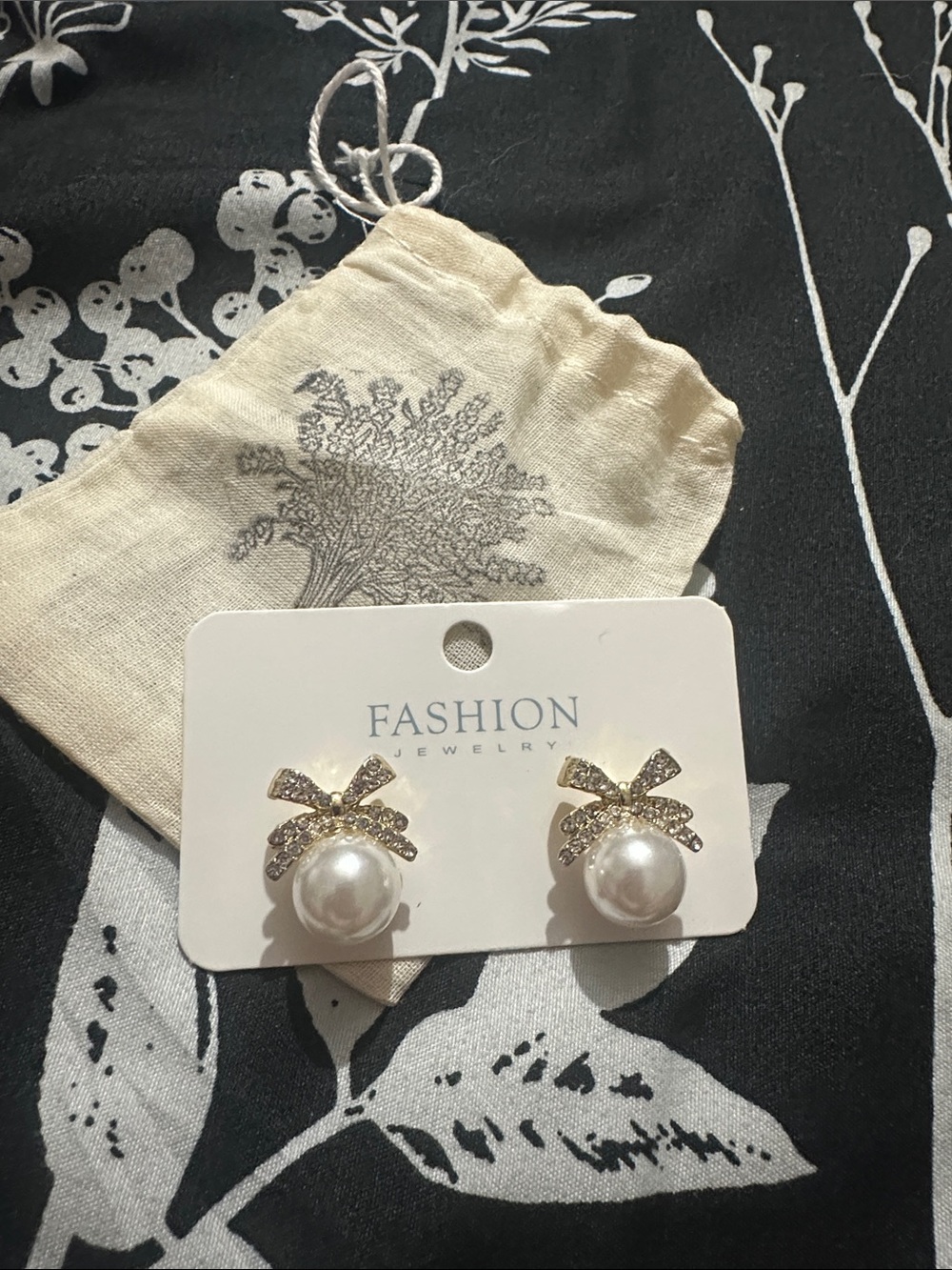 Gold Bow Pearl Stud Earrings - White Pearls
